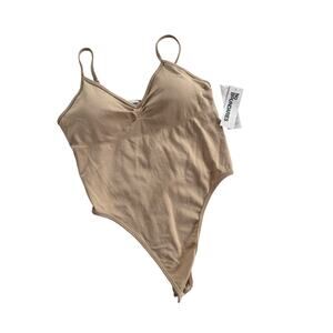 No Boundaries Women’s XL 16/18 Seamless V-Neck Bodysuit - Tan
